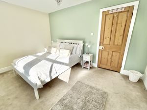 Photo 32- click for photo gallery